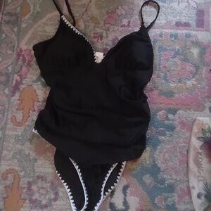 BNWT cupshe swimsuit one piece black with white trim